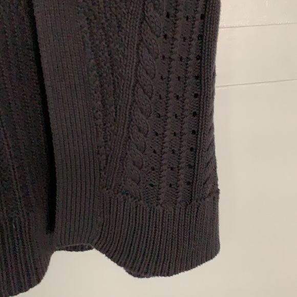 Gap knit long sleeveless cardigan 🍁 - Picture 5 of 8